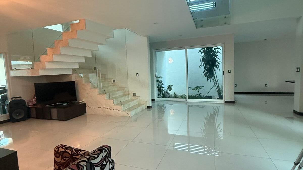 Residencia con vista a la Laguna de Chairel