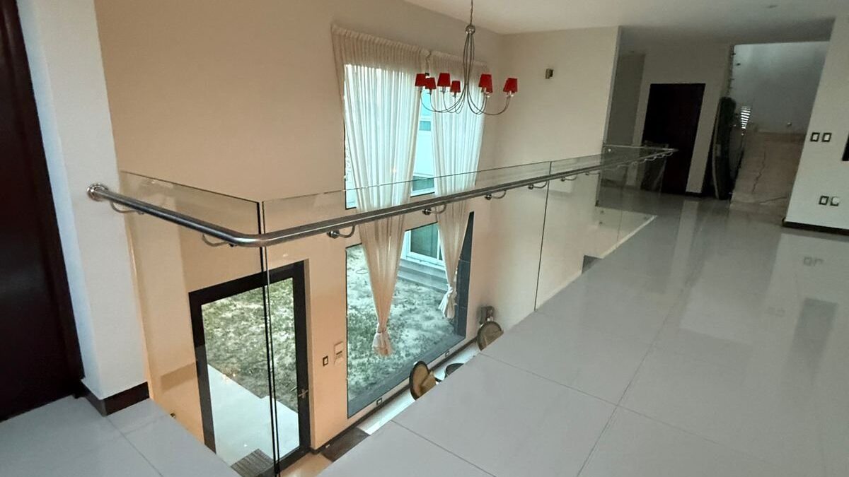 Residencia con vista a la Laguna de Chairel