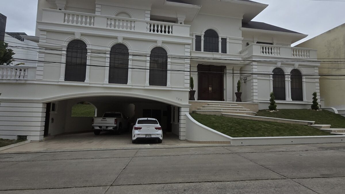 Residencia de lujo en Villa Encantada