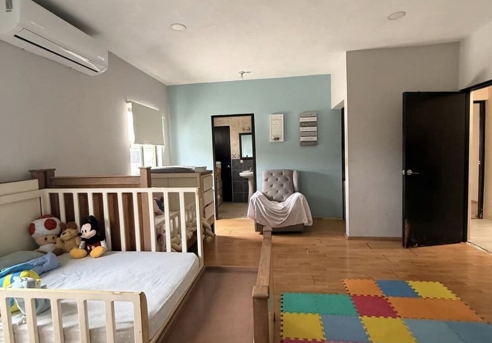 Residencia con alberca en Petrolera Chairel