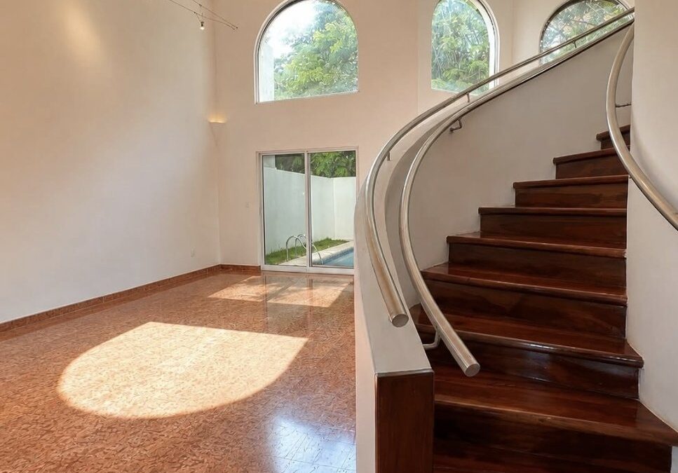 Residencia en privada Las Villas, Zona Dorada