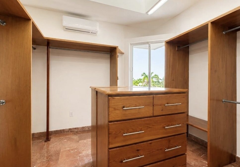 Residencia en privada Las Villas, Zona Dorada